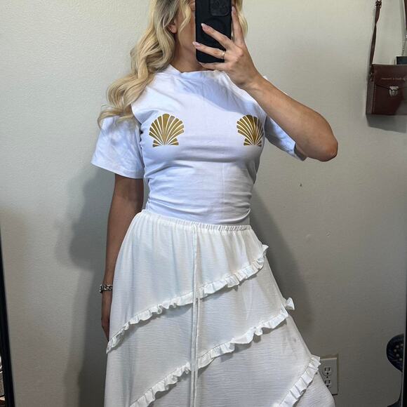 White Mermaid Shell Bra T-Shirt Size XS graphic tee - Picture 6 of 6